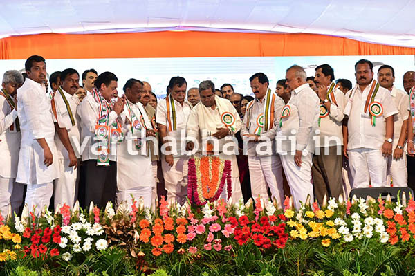 ಅಚ್ಛೇದಿನ್ ಎಲ್ಲಿ ಬಂತು? : ಮೋದಿ ವಿರುದ್ಧ ಸಿಎಂ ವಾಗ್ದಾಳಿ